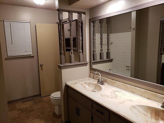 2nd image of 2405 S Viking Dr