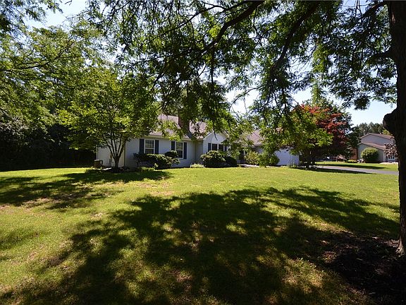 4th image of 127 Galvin Ct