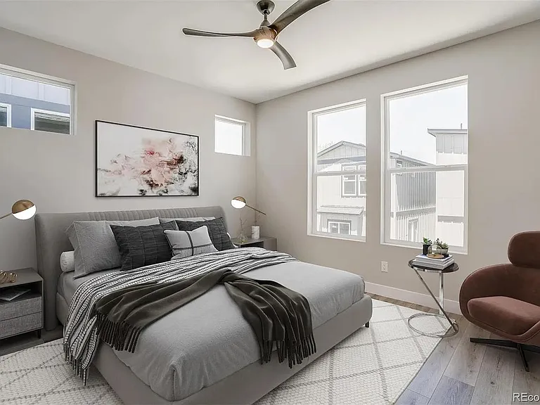 6009 Benton St — Photo 10
