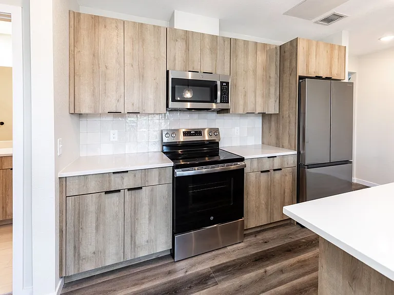810 S Weber St — Photo 15