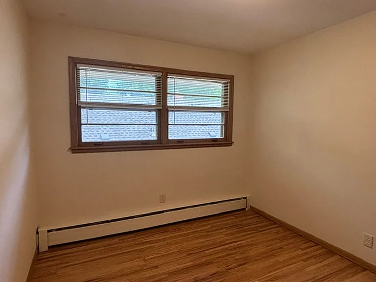 1330 Saint Clair Ave — Photo 15