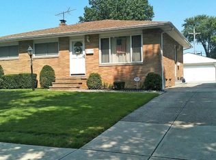 4395 Starlight Dr, Cleveland, OH 44109
