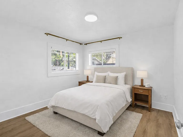 724 E Browning Ave — Photo 6