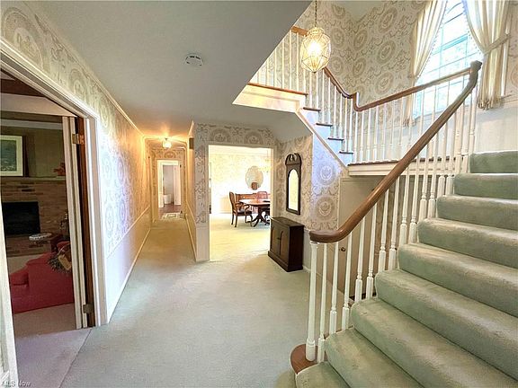 2nd image of 32975 Creekside Dr