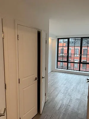 Rented by Avenues Real Estate | media 20