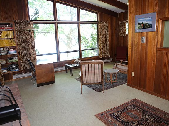 4th image of 84 Tiroga Beach Ln