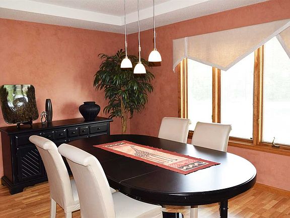 5th image of 5828 Woodgate Cir