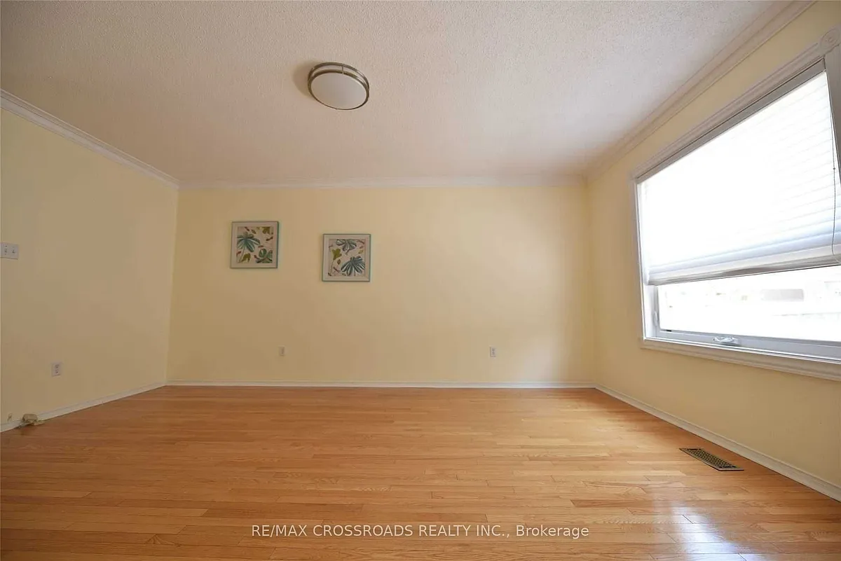 Building Photo - 33 Holmwood St