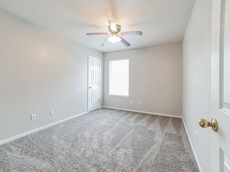 319 Cedar Ridge Dr #B — Photo 15