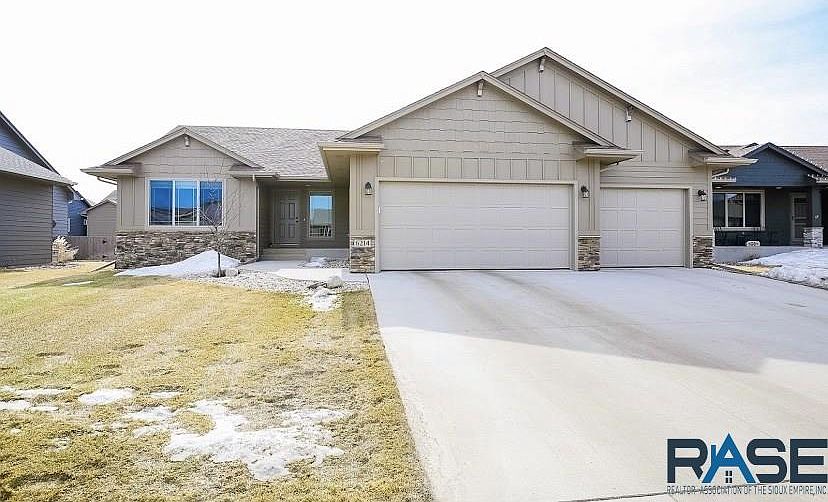 1st image of 6214 S Badlands Ct