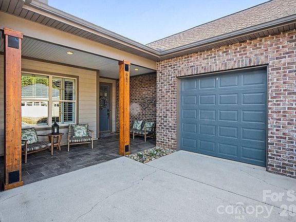4th image of 647 Tallulah Falls Dr