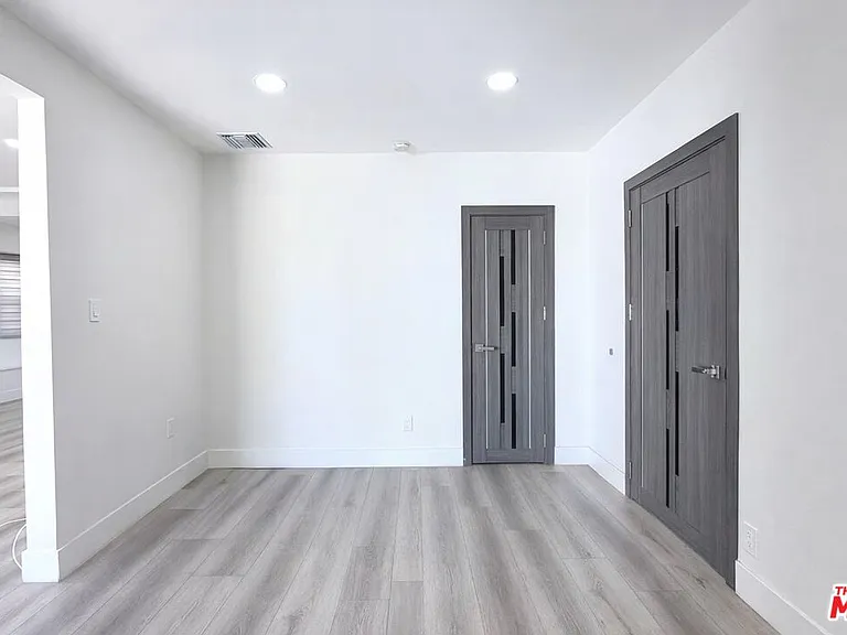 11836 Rialto St — Photo 9