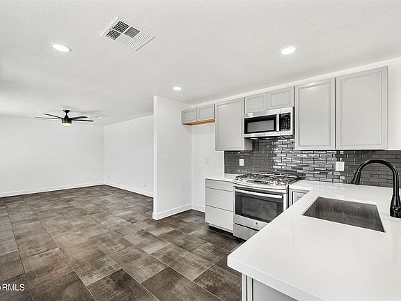 5th image of 8801 W Montecito Ave