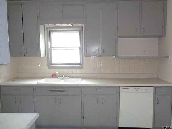 4th image of 1328 Belling Pl
