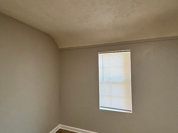 5th image of 4838 Young Ave
