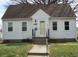 1119 Holmes St, Bettendorf, IA 52722
