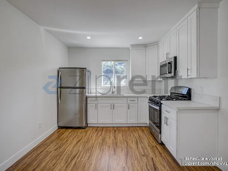 1917 Hyperion Ave — Photo 6