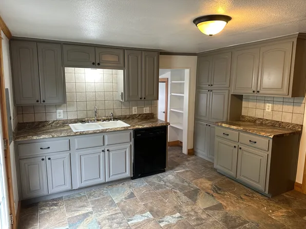 205 E Lincoln Ave, Bristow, OK 74010