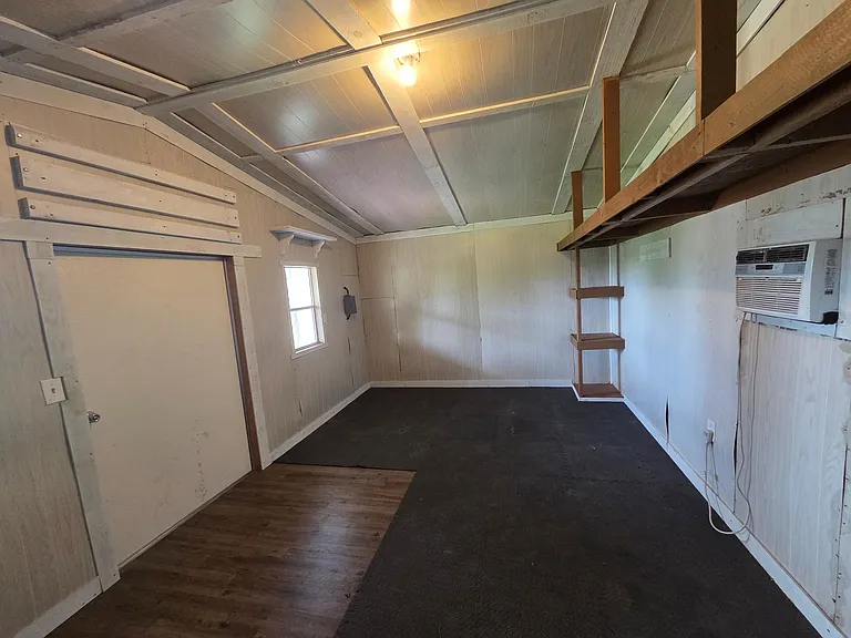 411 Shade St — Photo 25
