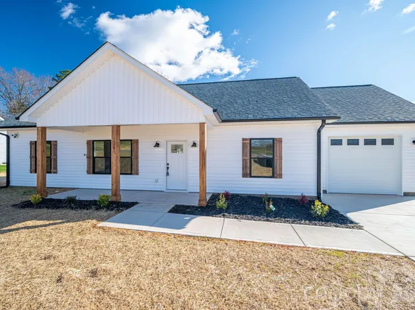 1161 13th St SW, Hickory, NC 28602