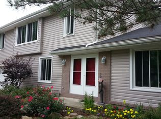 728 Champagne Ave, Bowling Green, OH 43402