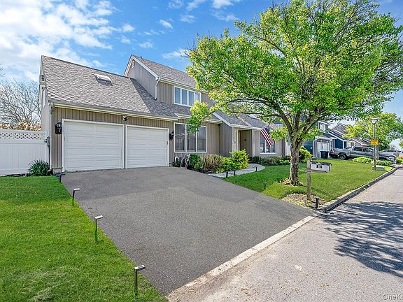 3rd image of 810 Anthony Drive