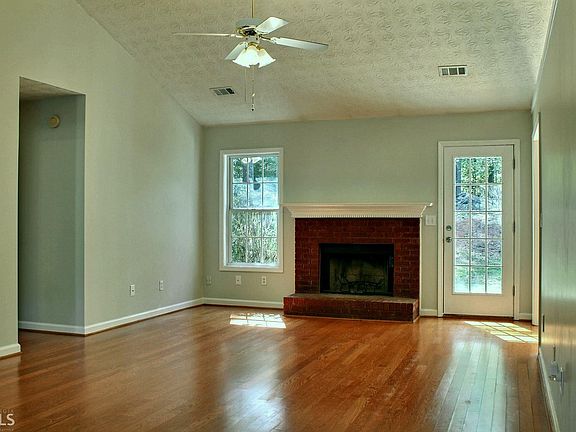 5th image of 3112 Autumn Woods Dr