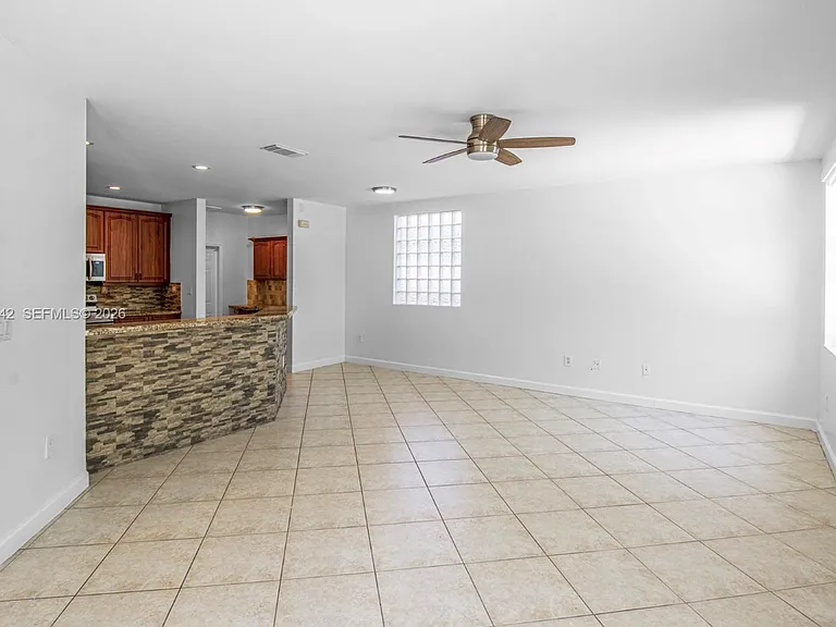 16001 SW 43rd Ter — Photo 7