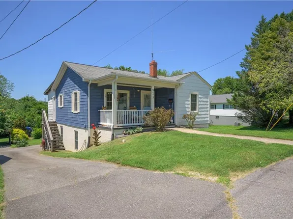 923 N South St, Mount Airy, NC 27030
