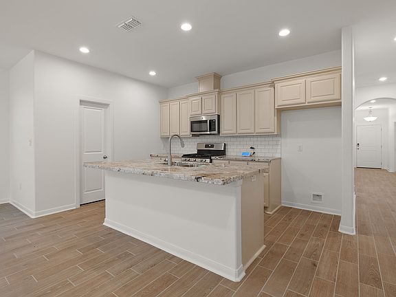5th image of 2028 S Lake Texoma St
