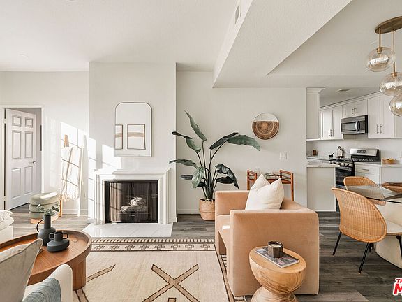 5th image of 5051 Rosewood Ave APT 205
