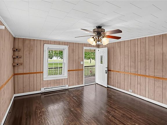 5th image of 862 Country Club Dr