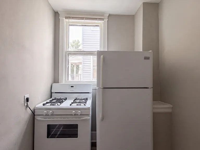 5801 Toledo St — Photo 7