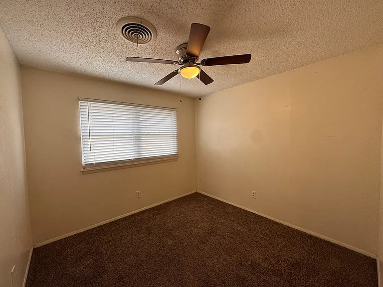 4425 Humble Ave — Photo 17