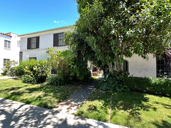Urbanlux Wilshire Robertson, 214 S Arnaz Dr #222-B, Beverly Hills, CA 90211