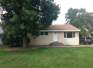 1388 Snowberry Ln, Crystal Lake, IL 60014