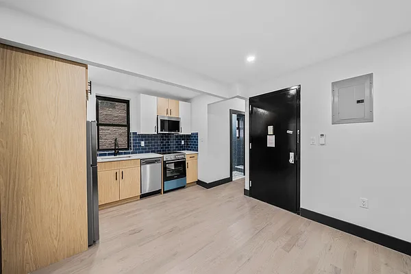 Rented by Blue Sky Management NY Inc | media 31