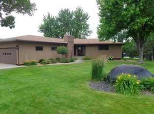 1117 Bridgeview Ave, Pierre, SD 57501