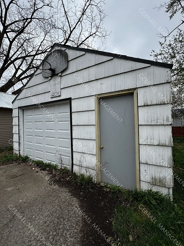 Building Photo - 1388 Allen St