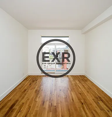Rented by EXR | media 35