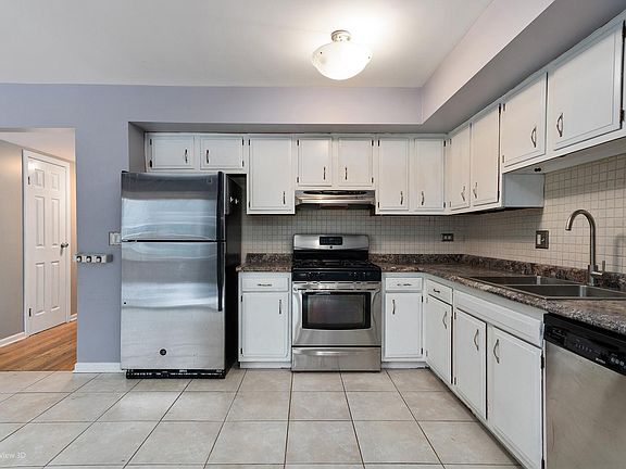 5th image of 339 Colony Green Dr