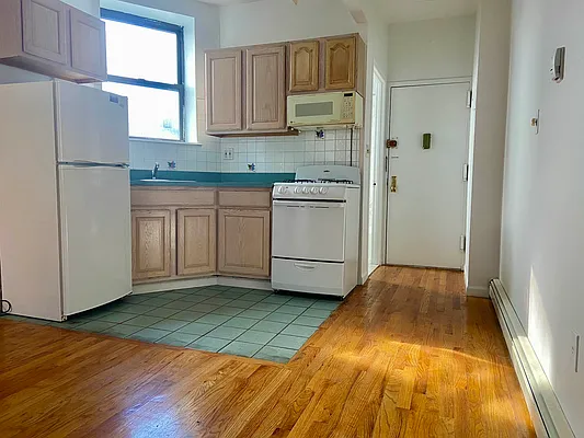 Rented by J Misrahi Realty Corp | media 16