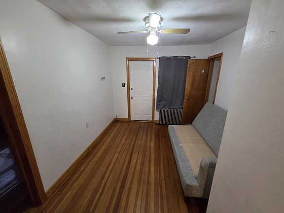3rd image of 158 Main St #158