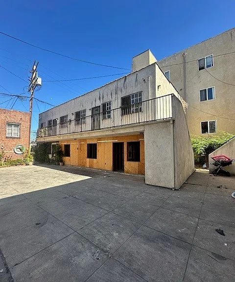 3518 W 3rd St — Photo 1
