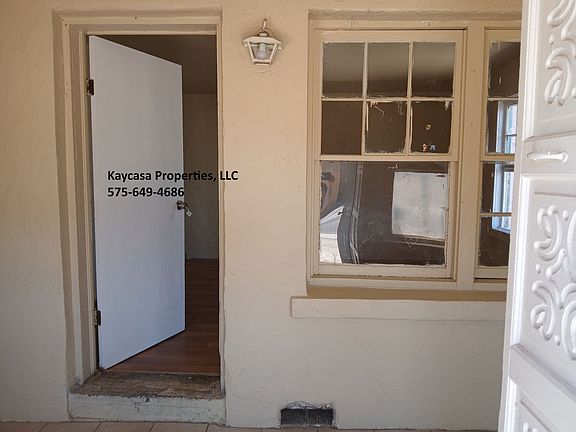 2nd image of 1121 N Mesquite St