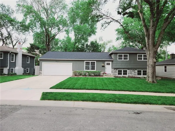 5817 W 101st St, Overland Park, KS 66207