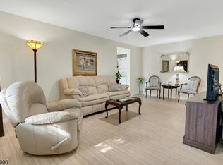 15F Kensington Rd BUILDING 15-F, Chatham, NJ 07928