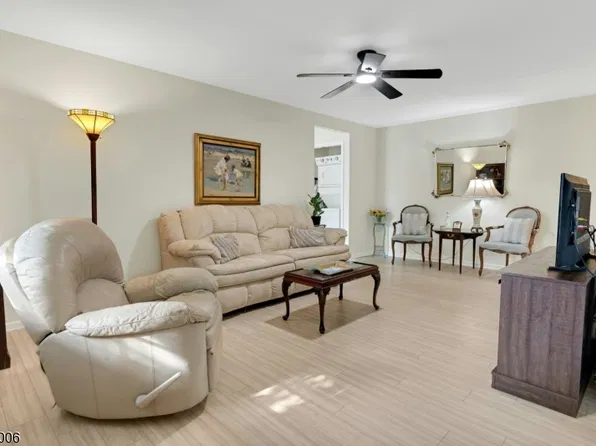 15F Kensington Rd BLDG 15 #F, Chatham Twp., NJ 07928