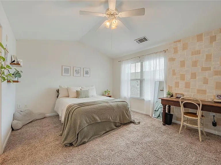 1725 Harvey Mitchell Pkwy S #1433 — Photo 12