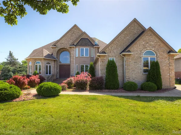 4935 Maceri Cir, Sterling Heights, MI 48314